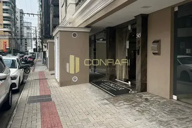Apartamento &agrave; venda - 217m&sup2; - Meia Praia