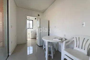 Apartamento &agrave; venda - 106m&sup2; - Meia Praia