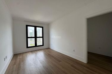 Apartamento &agrave; venda - 210m&sup2; - Centro