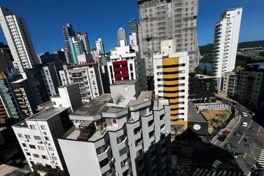 Apartamento para alugar - 80m&sup2; - Centro