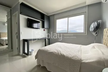 Apartamento &agrave; venda - 145m&sup2; - Meia Praia