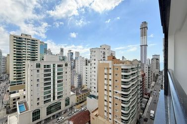 Apartamento &agrave; venda - 160m&sup2; - Meia Praia