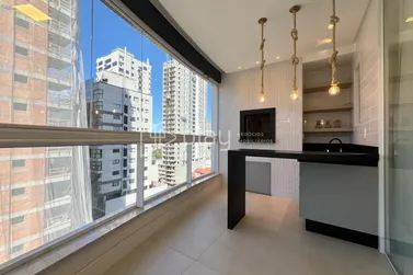 Apartamento &agrave; venda - 128m&sup2; - Meia Praia