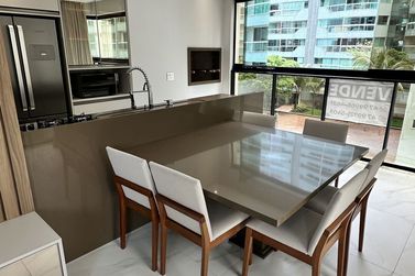 Apartamento &agrave; venda - 95m&sup2; - Meia Praia