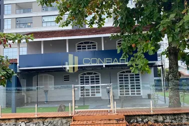 Casa para alugar - 222m&sup2; - pereque