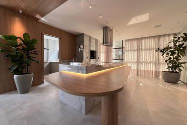 Apartamento &agrave; venda - 123m&sup2; - Meia Praia