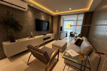 Apartamento &agrave; venda - 148m&sup2; - Meia Praia