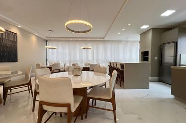 Apartamento &agrave; venda - 198m&sup2; - Meia Praia