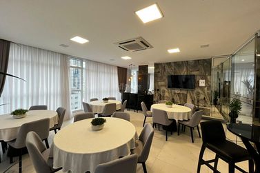 Apartamento &agrave; venda - 161m&sup2; - Meia Praia