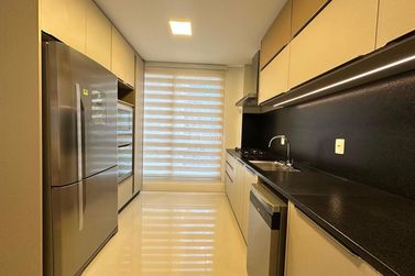 Apartamento &agrave; venda - 167m&sup2; - Meia Praia