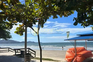 Apartamento para alugar - 110m&sup2; - meia praia