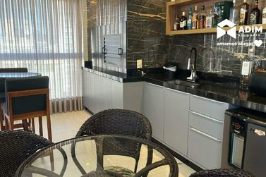 Apartamento para alugar - 200m&sup2; - Meia Praia