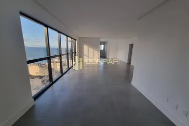 Apartamento &agrave; venda - 207m&sup2; - Meia Praia