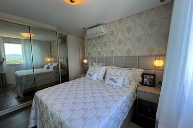 Apartamento &agrave; venda - 110m&sup2; - Meia Praia