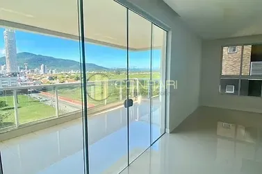 Apartamento &agrave; venda - 143m&sup2; - Meia Praia