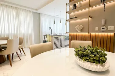 Apartamento &agrave; venda - 130m&sup2; - Meia Praia