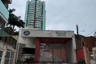 Apartamento &agrave; venda - 135m&sup2; - Pioneiros