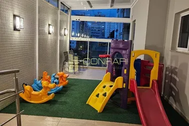 Apartamento &agrave; venda - 133m&sup2; - Meia Praia