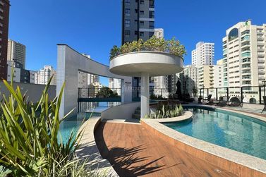 Apartamento &agrave; venda - 106m&sup2; - Meia Praia