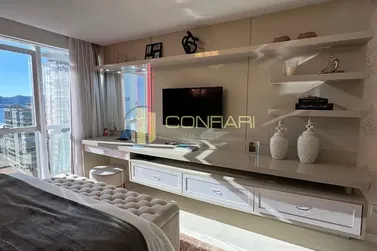 Apartamento &agrave; venda - 229m&sup2; - meia praia