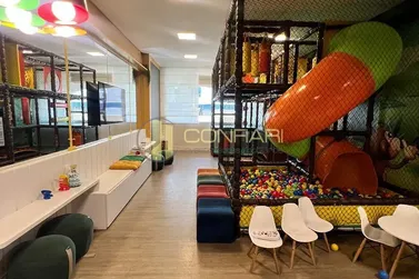 Apartamento &agrave; venda - 117m&sup2; - meia praia