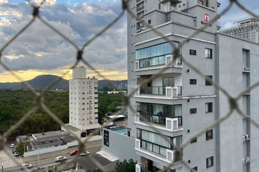 Apartamento &agrave; venda - 145m&sup2; - Meia Praia