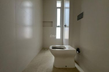 Apartamento &agrave; venda - 132m&sup2; - Meia Praia