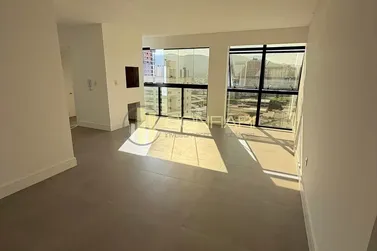 Apartamento &agrave; venda - 103m&sup2; - meia praia