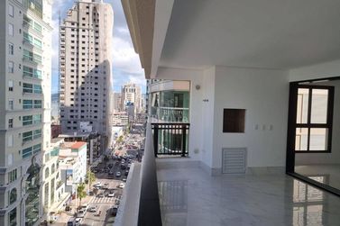 Apartamento &agrave; venda - Meia Praia