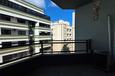 Apartamento &agrave; venda - 96m&sup2; - Centro