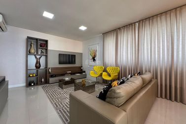 Apartamento &agrave; venda - 197m&sup2; - Centro