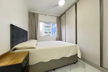 Apartamento &agrave; venda - 139m&sup2; - Meia Praia