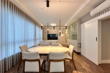 Apartamento &agrave; venda - 130m&sup2; - Meia Praia