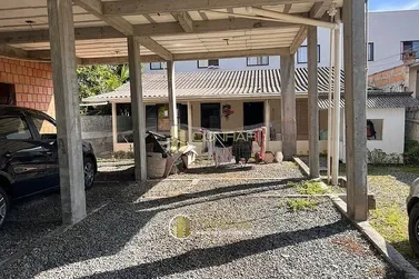 Sobrado &agrave; venda - 80m&sup2; - Morretes