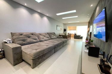 Apartamento &agrave; venda - 141m&sup2; - Meia Praia