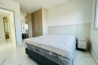 Apartamento &agrave; venda - 117m&sup2; - Meia Praia