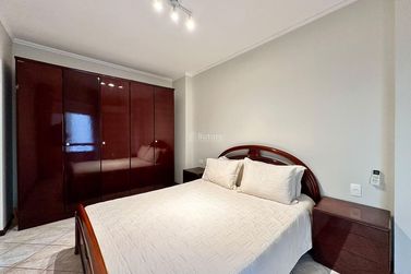 Apartamento &agrave; venda - 115m&sup2; - Meia Praia