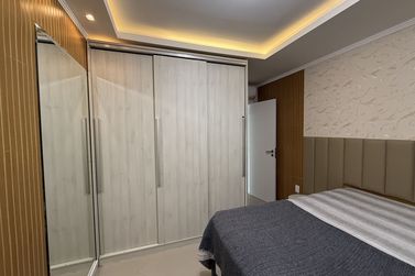 Apartamento &agrave; venda - 120m&sup2; - Meia Praia