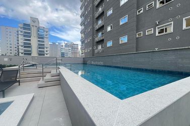 Apartamento &agrave; venda - 159m&sup2; - Meia Praia