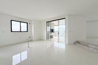 Apartamento &agrave; venda - 200m&sup2; - Meia Praia