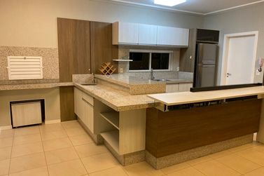 Apartamento &agrave; venda - 107m&sup2; - Meia Praia