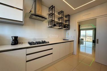 Apartamento &agrave; venda - 139m&sup2; - Centro