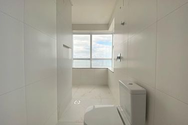 Apartamento &agrave; venda - 157m&sup2; - Meia Praia