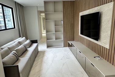 Apartamento &agrave; venda - 95m&sup2; - Meia Praia