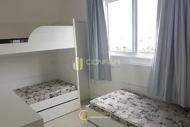 Apartamento &agrave; venda - 180m&sup2; - Meia Praia