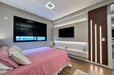 Apartamento &agrave; venda - 165m&sup2; - Meia Praia
