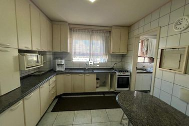 Apartamento para alugar - 228m&sup2; - Centro