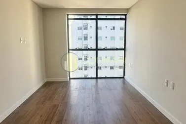 Apartamento &agrave; venda - 182m&sup2; - meia praia