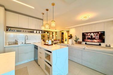 Apartamento &agrave; venda - 182m&sup2; - Meia Praia