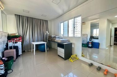 Apartamento &agrave; venda - 415m&sup2; - Meia Praia